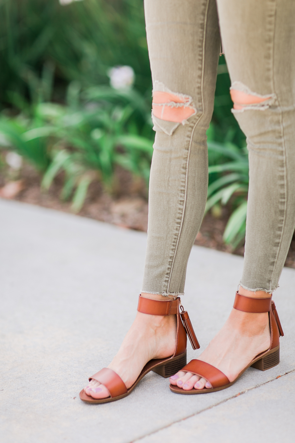 Merrick's Art Rack Room Shoes Sandals