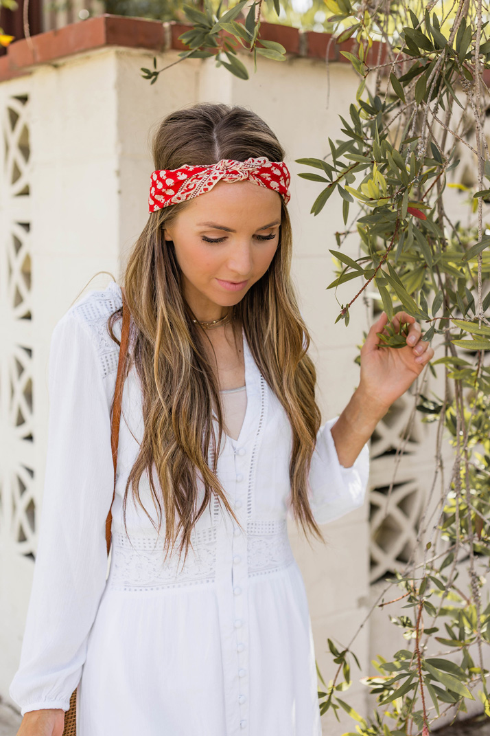 Details for this pretty white dress