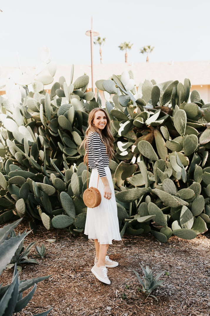 casual pleated skirt outfit