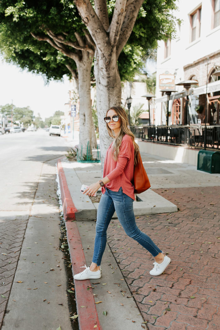 Casual Outfits With Jeans And Sneakers Dresses Images 2024
