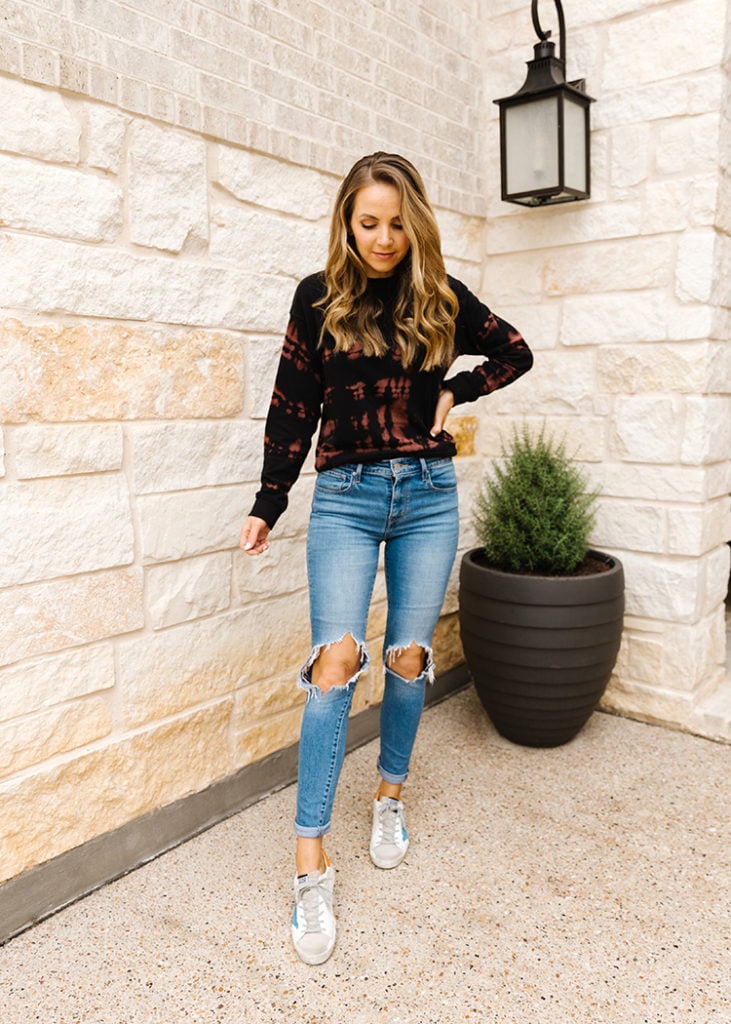 diy tie dye sweatshirt and jeans