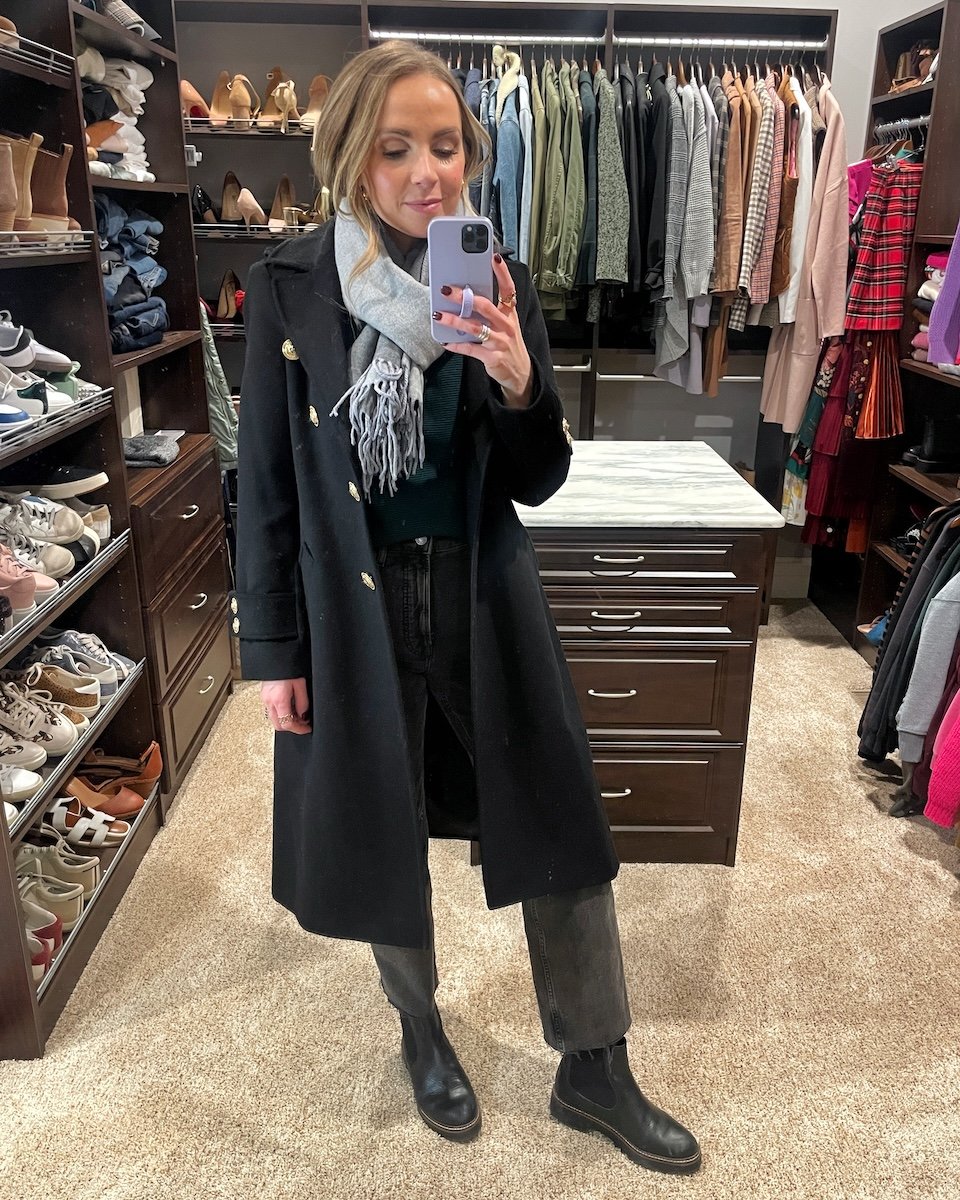 gray scarf outfits 3