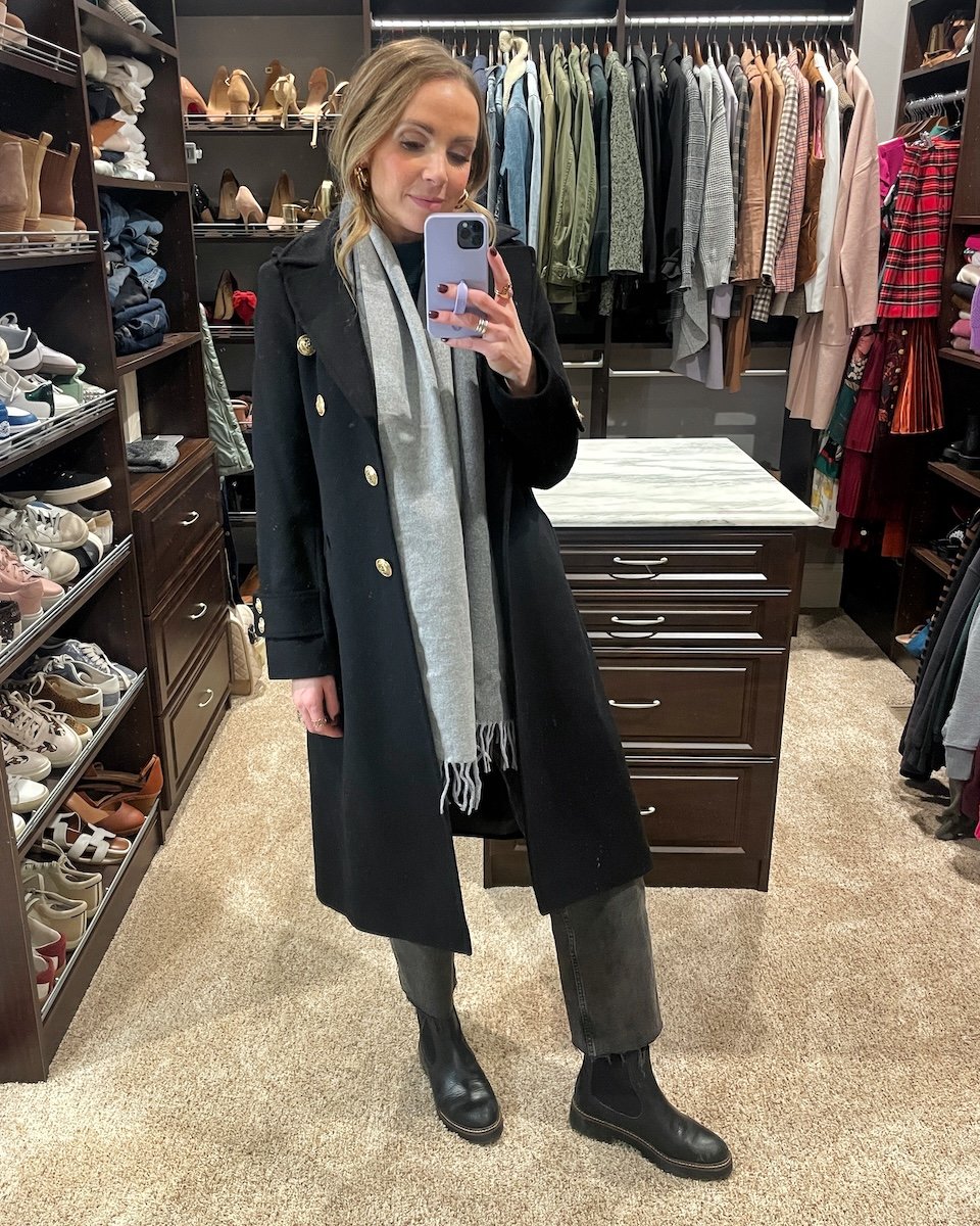 gray scarf outfits 5