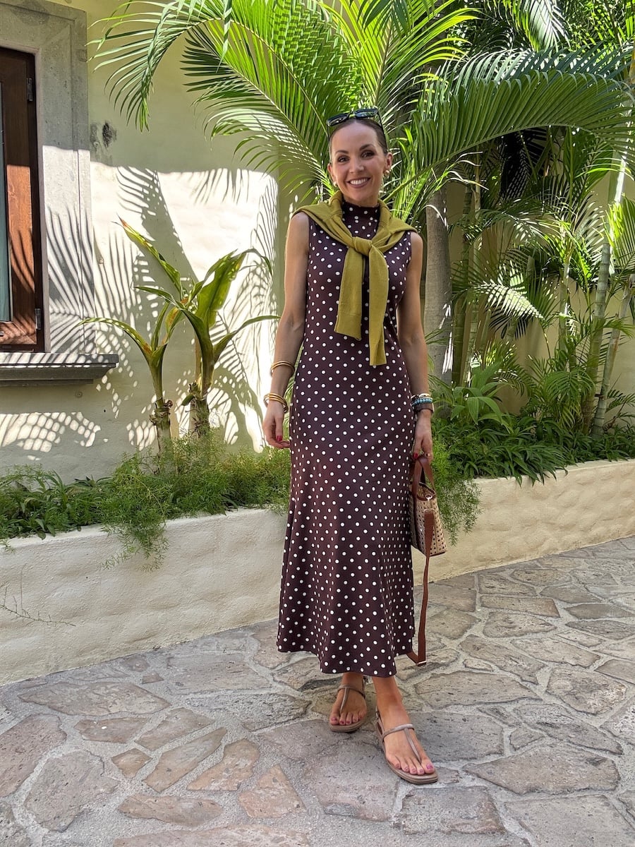 Resort Wear Outfit Ideas: Easy Beach Looks to Copy - Merrick's Art